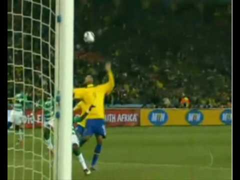 Segundo gol de Luis Fabiano, contra a Costa do Marfim, narrado por Reinaldo Costa.wmv