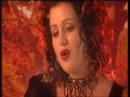 Katie Noonan sings Feuilles Mortes (Autumn Leaves)