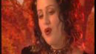 Katie Noonan sings Feuilles Mortes (Autumn Leaves)