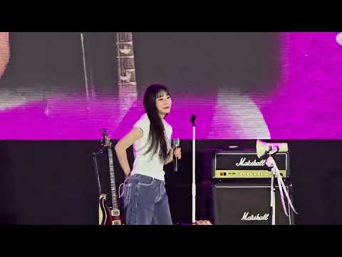 QWER - SODA 인제대학교 축제 #qwer #바위게 #인제대학교 #인제대축제 #백화영채 #큐더블유이알 #SODA #kpop #소다