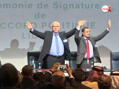 الفرقاء الليبيون يوقعون بالصخيرات على اتفاق سياسي لتسوية الأزمة في البلاد