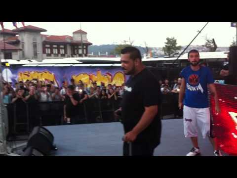 Yener Çevik - Sansar Salvo kardeşimin Sahnesine Misafirim - MOAS 2014 Grafiti Festivali