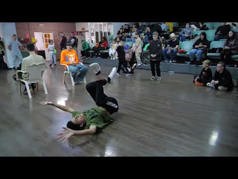 до 13 лет bboy Elon vs Богдан - "ALL OPTION" break dance battle