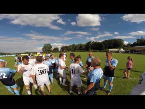 SVE BenefizSpiel  11 Abpfiff und Abklatschen