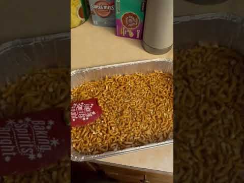 Strawberry Pretzel Salad 🍓 🥨 #easyrecipe #pamperedchef #dessert #desserts