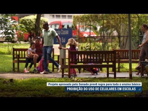 Senado aprova restrição de telefone celular nas escolas