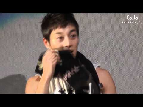 [FANCAM] 101212 Welcome to BEAST Airline - Doojoon #56