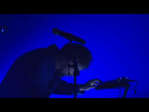 Raül Refree + Niño de Elche present 'cru+es' | Sónar 2025