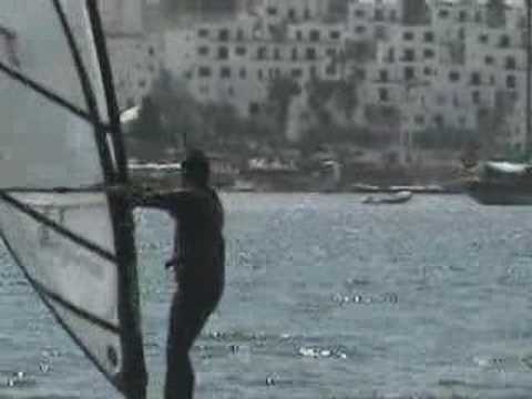 Gemibaşı Hüseyin Bitez'de surfte