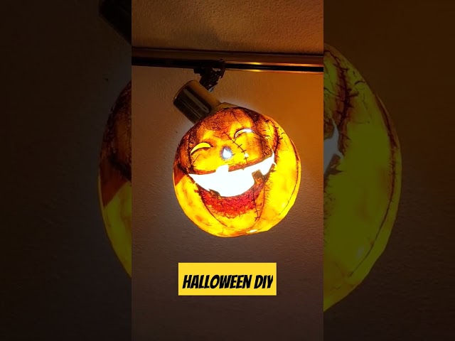 Vídeo relacionado con Luces de Halloween para Ventana, BrizLabs 2 Piezas LED Luz de Calabaza de Ventanas con Pilas con Ventosa Interior Lámpara de Navidad Decoración de Otoño para Jardín Balcón Hogar Árbol Casa Boda Fiesta