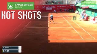 Hot Shot: Ymer Races For Tweener Lob In Prostejov