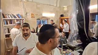 כפר סבא - קבר בנימין בן יעקב  -  הקפות בתפילה על עם ישראל היום