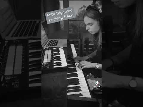 Backing Track in Live Performance #midifiles #pianoperformance #pianocover