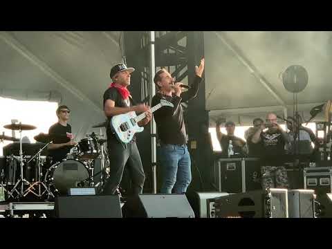 Tom Morello - Like a Stone (feat. Serj Tankian of System of a Down) @ Sonic Temple (May 17, 2019)