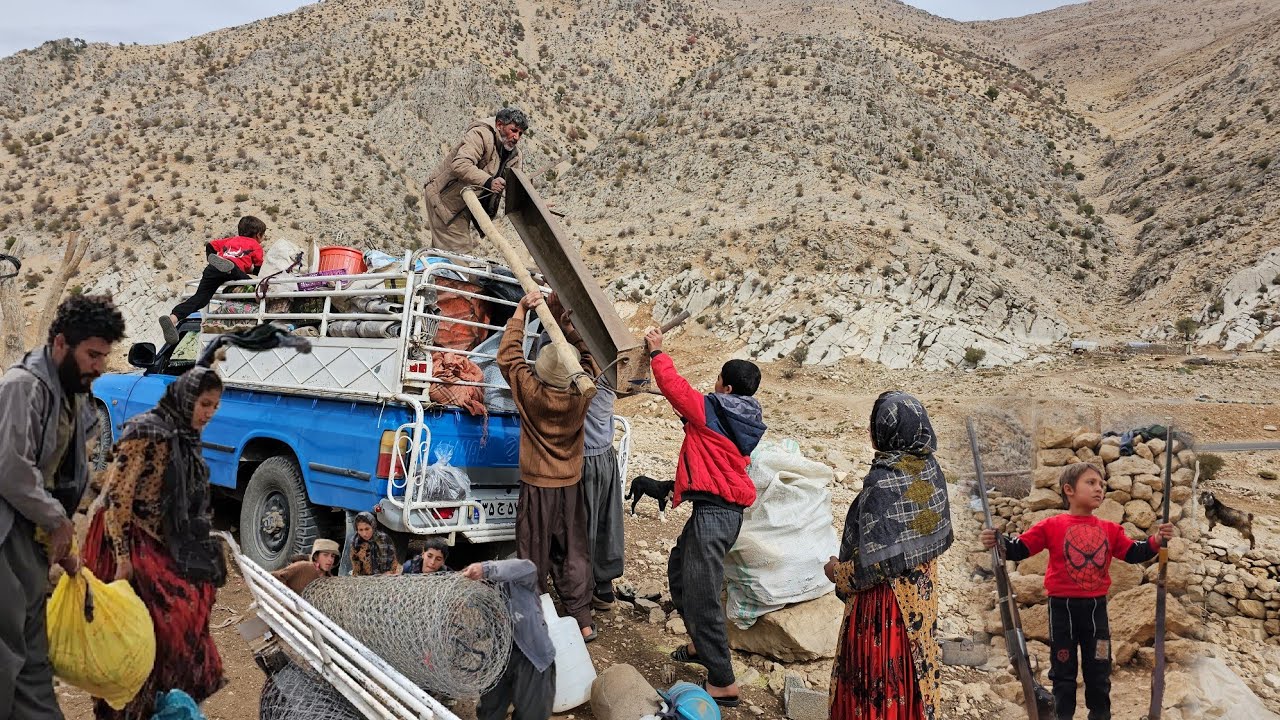 "Charming migration of nomads"from Sardsir to Garmsir with the support of rudbal family