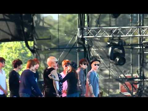 [Fancam] : SHINee and Beast 1- Soundcheck NY Korea Festival - Free KBS Concert NJ 111009