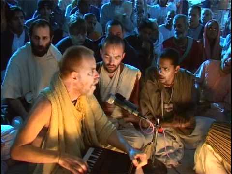 Hare Krsna Kirtan At Sri Vrindavan Dham w/ Aindra Prabhu ep1