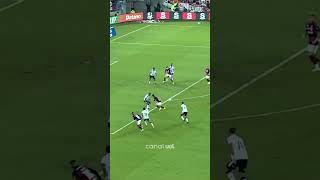 Luiz Araújo é oportunista e faz Flamengo 3 x 0 Remo pelo Campeonato Brasileiro