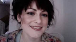 Erin soittaa pätkiä tulevasta albumista