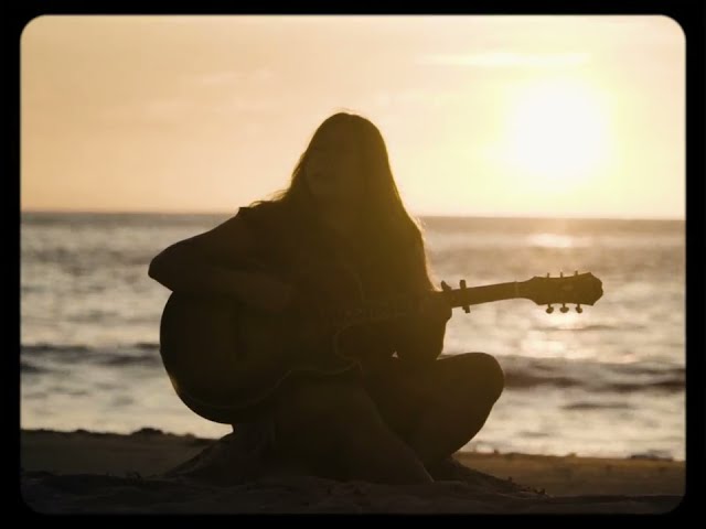 Video zu 'Sailor Song' ansehen