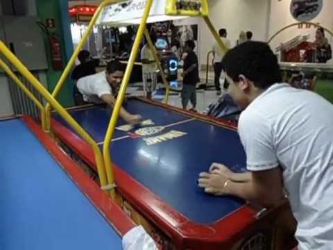 Hóquei de mesa - Jogo mortal!