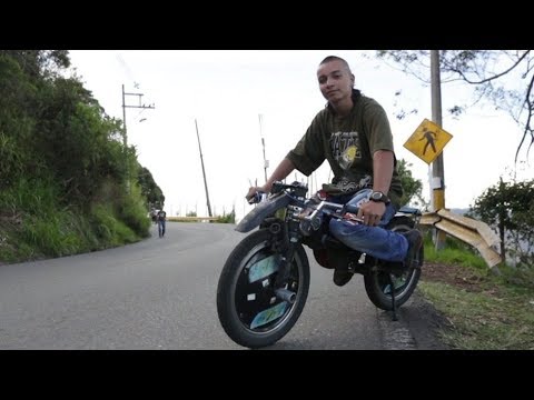 The 'gravity bikers' risking death for thrills in Colombia - BBCURDU