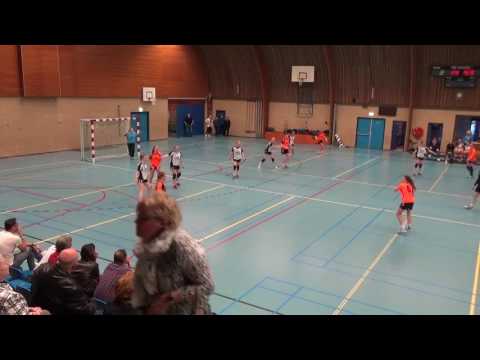 Handbal Combinatie '64 C1 thuis tegen AHV Achilles C1. 1e helft
