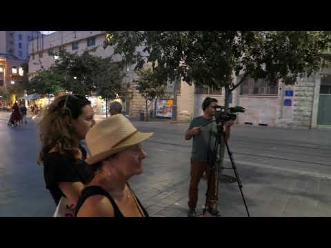 Piano concert on Jaffa Street in Jerusalem - Matanot Ktanot by Rami Kleinstein