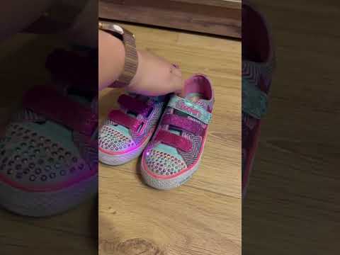 фото skechers twinkle toes (светящиеся, со стразами) 0
