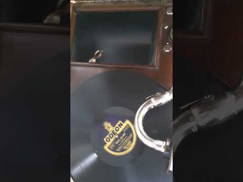 Tani Scala et son Orchestre de tangos  - TRISTE MELODIE