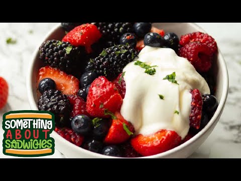 The BEST Berry Fruit Salad