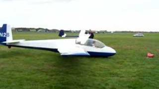 preview picture of video 'Glider launching'