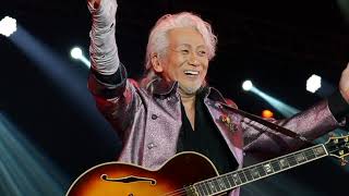 玉置浩二、4年ぶり 『紅白』出場の裏にあ った妻・青田典子の献身 「5時起き食事作 り」「ツアー同行」 支えつづけて14年