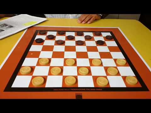 Sfida a dama con finale 3vs2 nei biscacchi opposti