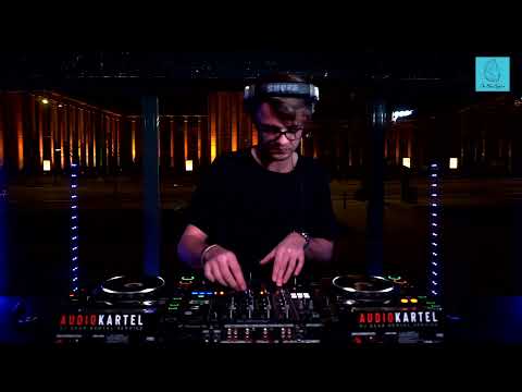 The Blue Oyster: ERrez / 21.04 / 21 - 22