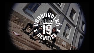 Video Dobrovolná Deviace - Léto 19 (videoklip 2022)