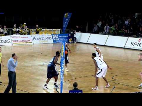 BG Karlsruhe-UBC Hannover Tigers 86:78 (43:42) 2 Punkte zum  37:28 Durch   Rouven Roessler