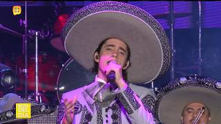 Alex Fernández Jr realiza su primer presentación con su abuelo | Ventaneando