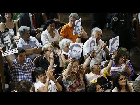 Argentina, 15 ergastoli per violazione diritti umani durante la "guerra sporca"