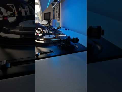 Battle Of The Basslines 1 (Mini Mixes) [FOUR TO DA FLOOR]