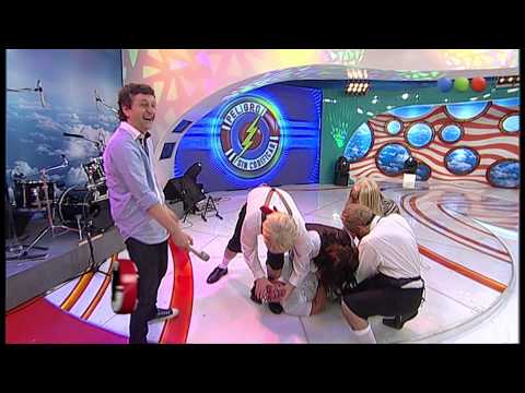 Wanda, Atacan Al Fan - Peligro Sin Codificar