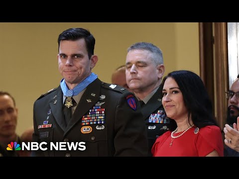 Trump awards Medal of Honor to pilot in Maduro raid