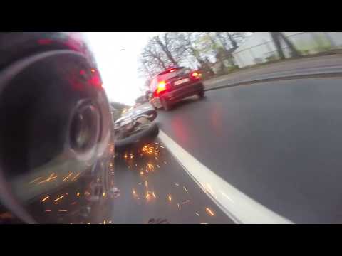 braking in rain without ABS / motorcycle crash / sekija