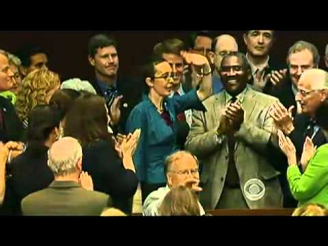 Giffords' vote appearance stuns House members