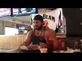 Bodybuilder VS Burger