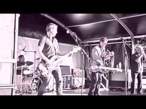 The Mustangs (UK) - Cracking Up