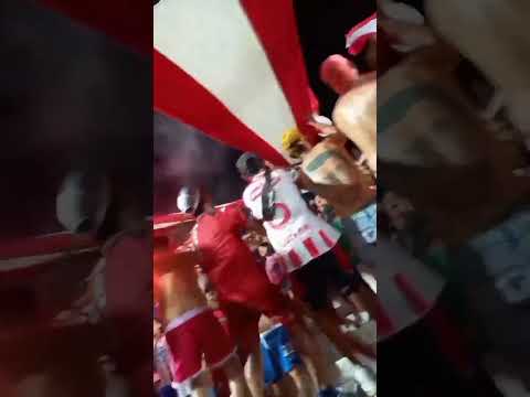 "LA GENTE DE UNIÓN DE SANTA FE" Barra: La Barra de la Bomba &bull; Club: Unión de Santa Fe &bull; País: Argentina