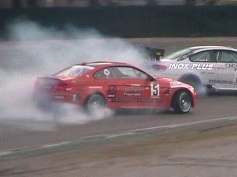 BMW M3 E92 w/ Akrapovic Exhaust LOUD SOUND & GREAT DRIFTING!!