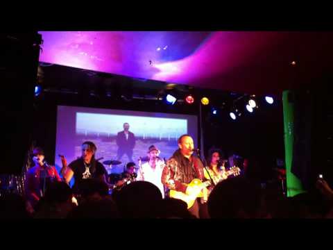Overkill-Colin Hay playing with Michael Ghegan and Rubix Cube Band