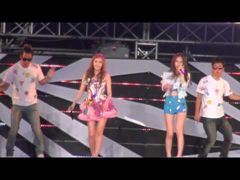 [fancam] Jessica and Krystal - California Gurls @SMTown in Seoul 2012